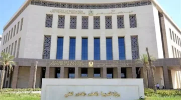 وزارة التعليم تستبدل زجاج فصول المدارس بألواح الأكريليك لتعزيز إجراءات السلامة الطلابية